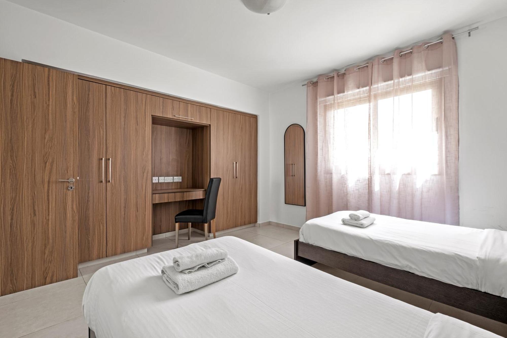 Apartment Downtown 2 Bedroom Larnaca