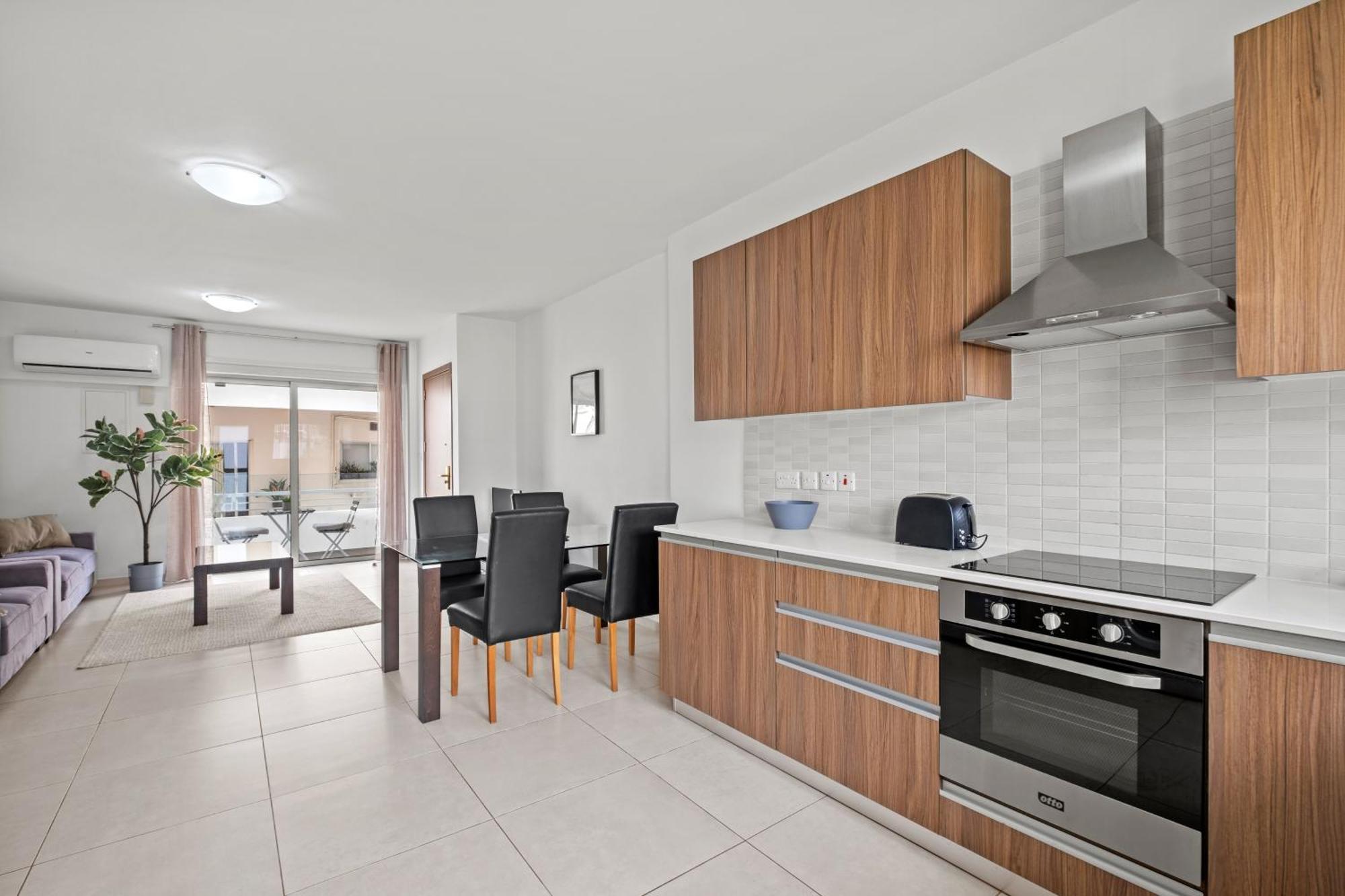 Apartment Downtown 2 Bedroom Larnaca