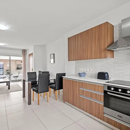 Downtown 2 Bedroom Apartment Larnaca Exterior photo